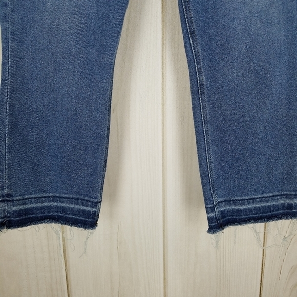 Max Studio High Mom Waist Skinny Crop Jeans - Picture 6 of 11